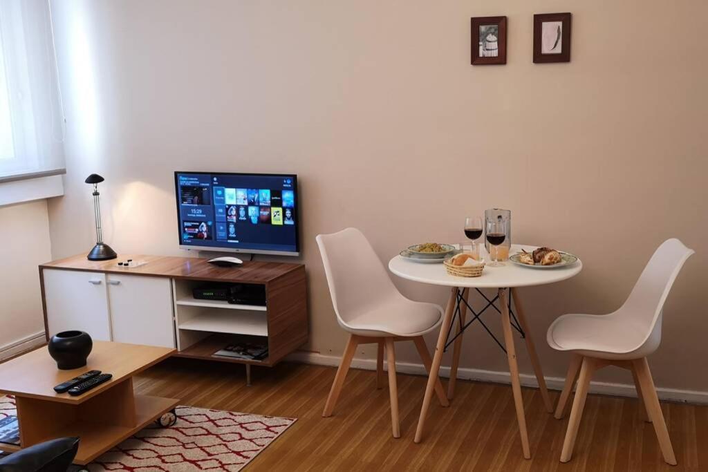 2 Ambientes En Almagro En Av Corrientes Para 2 Personas Apartment บัวโนสไอเรส ภายนอก รูปภาพ